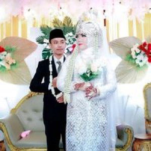 Dwi Ayu AI profile icon