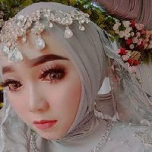 Lusi Febrianti profile icon