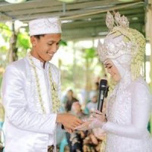 Lily Latuconsina profile icon