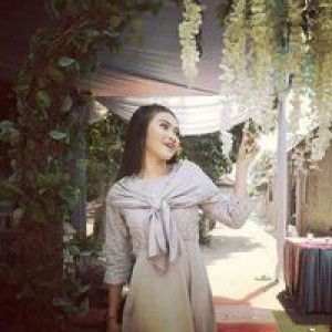 Revi Safitri profile icon