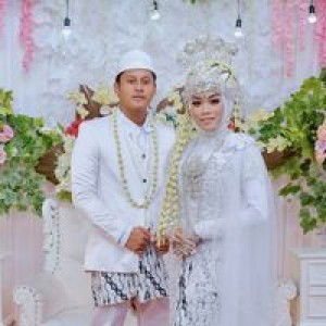 Dhini Sri Nuraeni profile icon