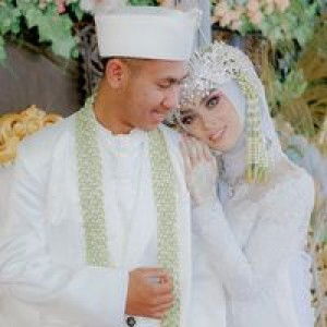 Dina Unaminisa profile icon