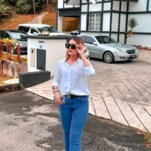 Amira Adila (miraaaa') profile icon