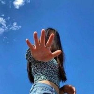 Alice Presores Tapic profile icon