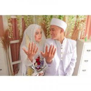 Arista Anggreini profile icon