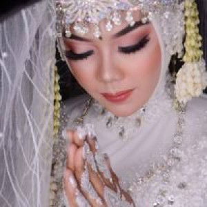 Eti Setya N S profile icon