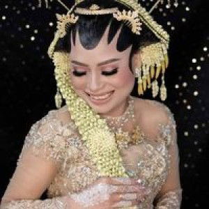 Aryana Pinky Violeta profile icon