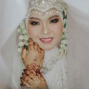 Iis Fatmasari profile icon