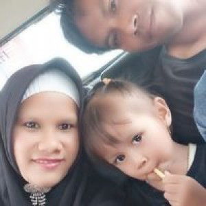 Moms'a Sella Santika profile icon