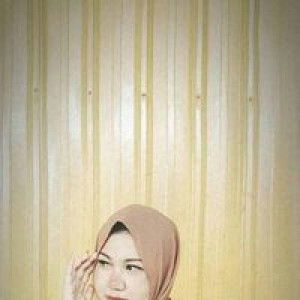 Riska Putri profile icon