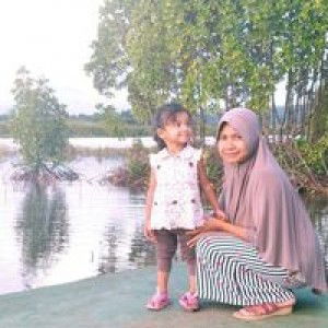 Yulia Putri Aisyah profile icon