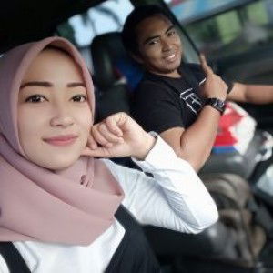 Fitri apri Zeni profile icon