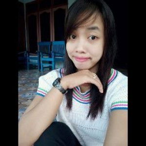 Etik Wahyuni profile icon