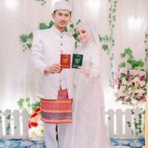 Elvi Syahri profile icon