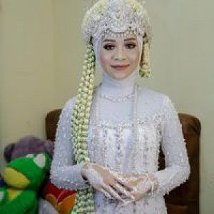 Lia Husnu Al-Aini Alawiyah profile icon