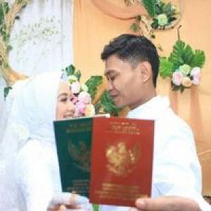 Fitri Febrianti profile icon