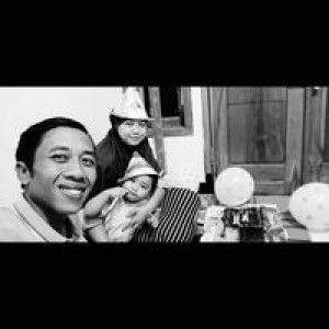 Desi Setiowati profile icon