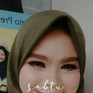 Siti Komariah profile icon