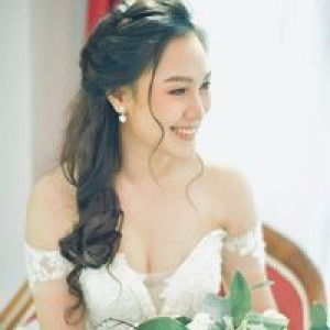 Chomphunuch Thongkon profile icon