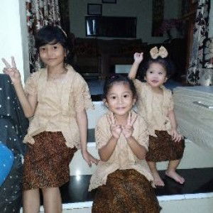 Putri Ayu profile icon