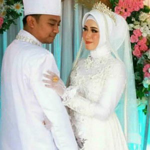 Feny Dyah Aprilia profile icon