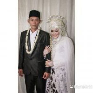 Mom's Alvaro Alvia profile icon