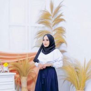 Khoirun Nisa profile icon