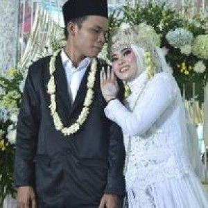 Iis Nawaty profile icon