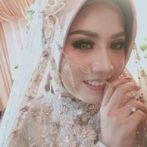 Devi Nindy Lestari profile icon