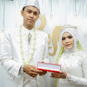 Kurnia Sari profile icon