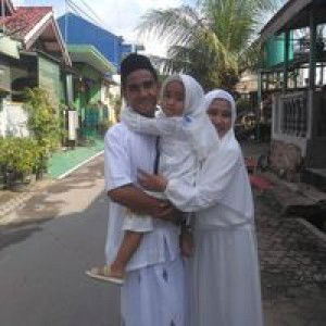 Lili Eliyani profile icon