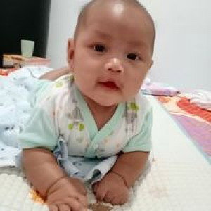 Reni Ayu Hidayati profile icon