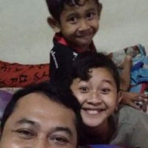 Neni Indriana profile icon