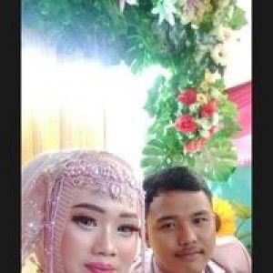 Nennie Triyana profile icon