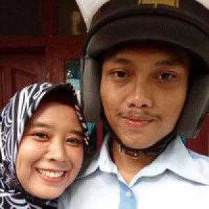 Dini Yuliana profile icon