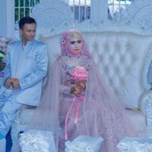 Ratna Juniarti profile icon