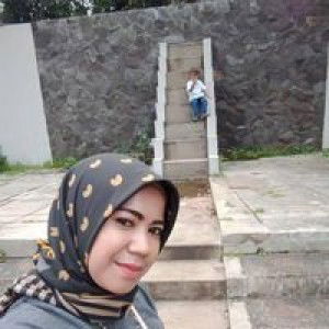 Resi Mustika profile icon