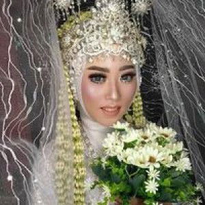 Resti Setiani profile icon