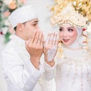 Intan Dwi Oktaviani profile icon