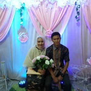 Desi Wahyuni profile icon