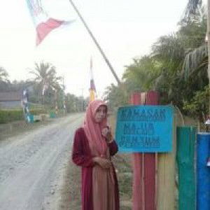 Dwi Siti Sarah profile icon