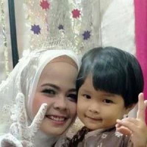 Husna Pratiwi Nana profile icon