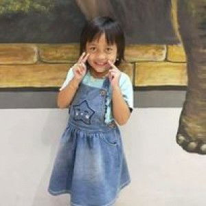 Intan Via Natasya profile icon