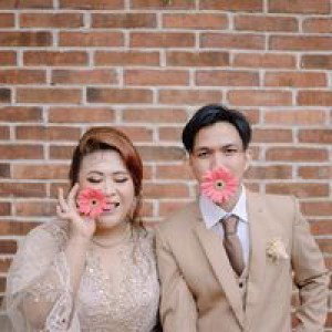 Dewi Pramias profile icon