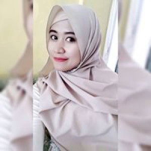 Lia Rosliani profile icon