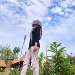 Maya Indah Mawarsari profile icon