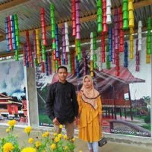 Yunie Lestary profile icon