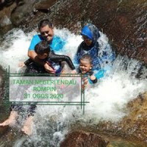 Noor Eiza profile icon