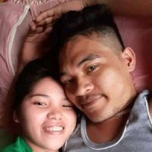 RoNiElYn ToMaCmOl DeGuRo profile icon