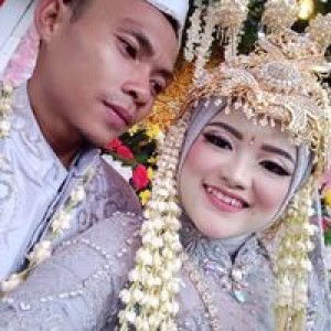 Astiniyanti profile icon